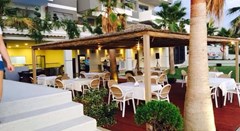 Saranda International: Bar - photo 3