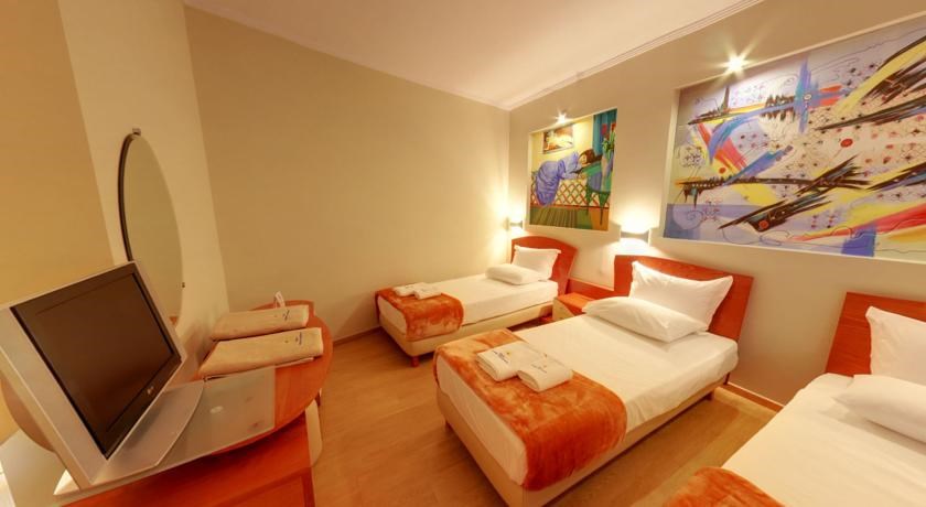 Saranda International: Room TRIPLE STANDARD