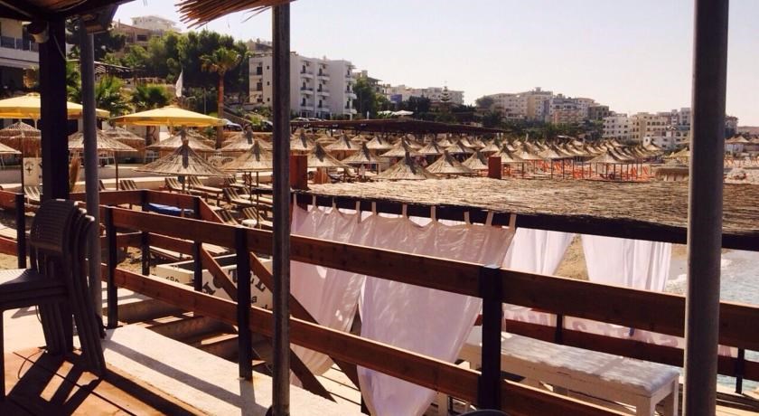 Saranda International: Beach