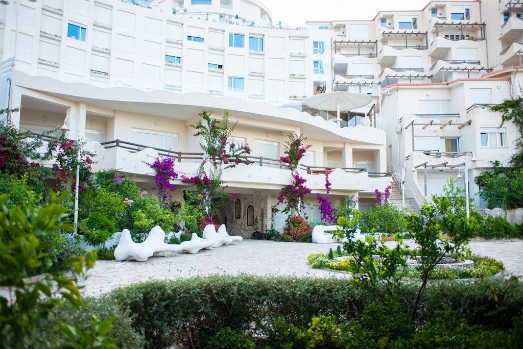 Bougainville Bay Hotel: General view