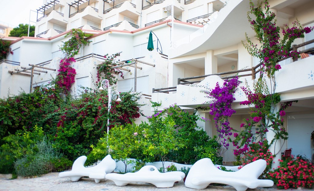 Bougainville Bay Hotel: General view