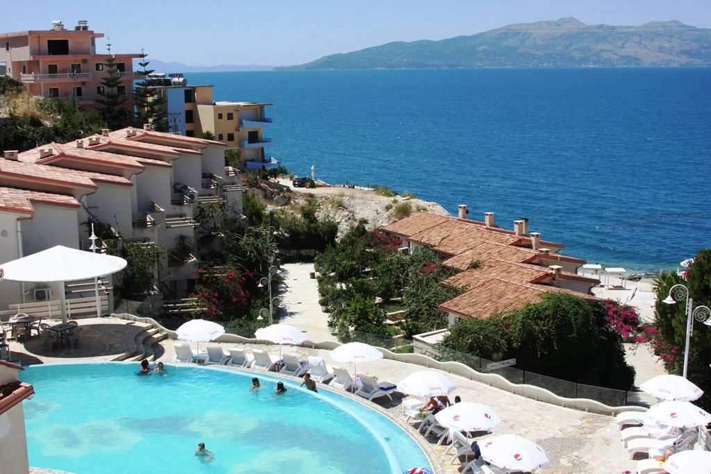 Bougainville Bay Hotel: Pool