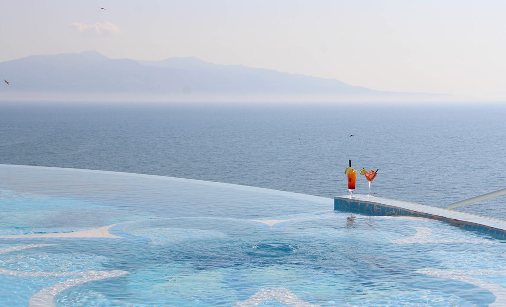 Bougainville Bay Hotel: Pool