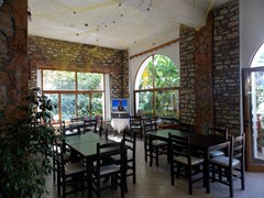 Hotel Rixhi: Restaurant - photo 9