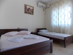 Hotel Rixhi: Room QUADRUPLE WITH BALCONY - photo 16