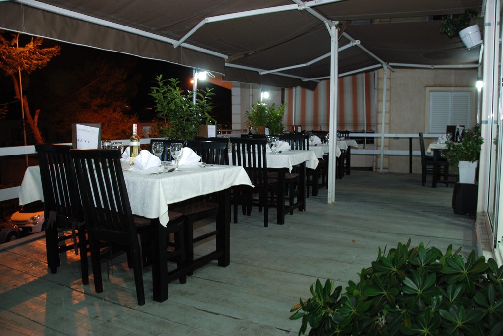 Hotel Sunrays: Restaurant