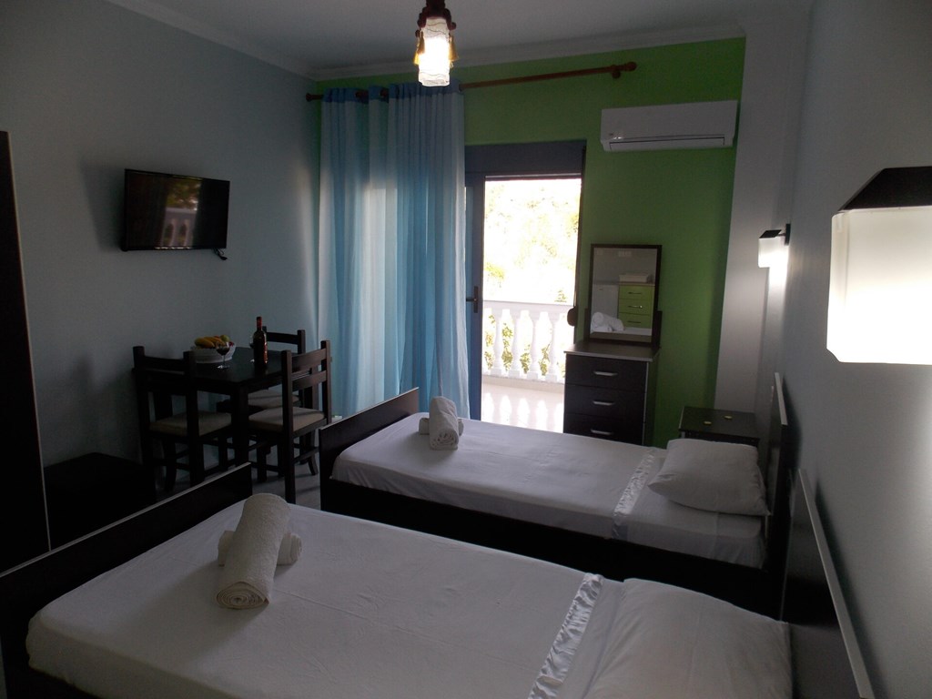 Hotel Keos: Room