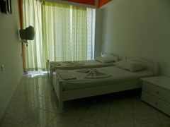 Damian Saranda Hotel: Room - photo 18