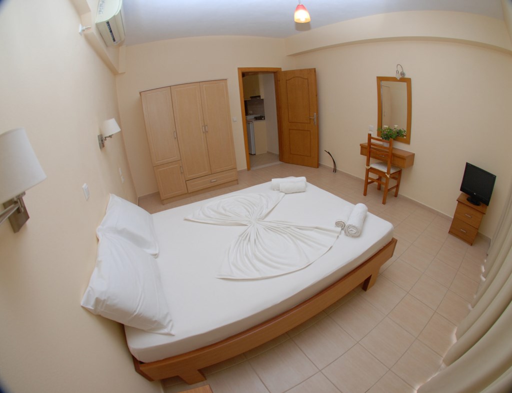 Nikos Hotel And Apartments: Room DOUBLE WITH BALCONY