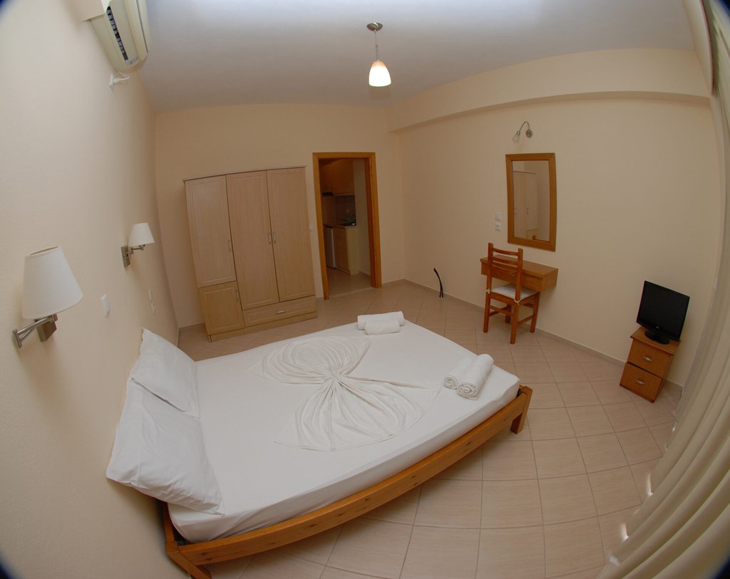 Nikos Hotel And Apartments: Room DOUBLE WITH BALCONY