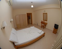 Nikos Hotel And Apartments: Room DOUBLE WITH BALCONY - photo 7