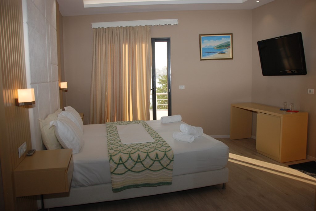 Strora: Room DOUBLE WITH BALCONY