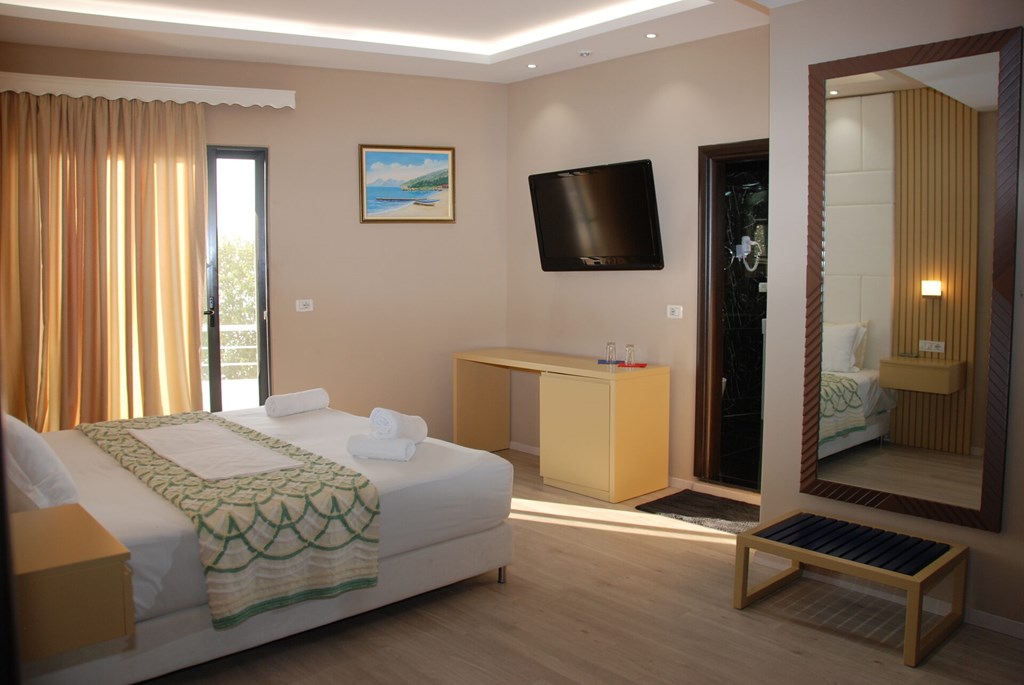 Strora: Room DOUBLE WITH BALCONY