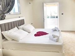 PRIVÉ HOTEL AND APARTMENTS: Room QUADRUPLE WITH BALCONY - photo 19