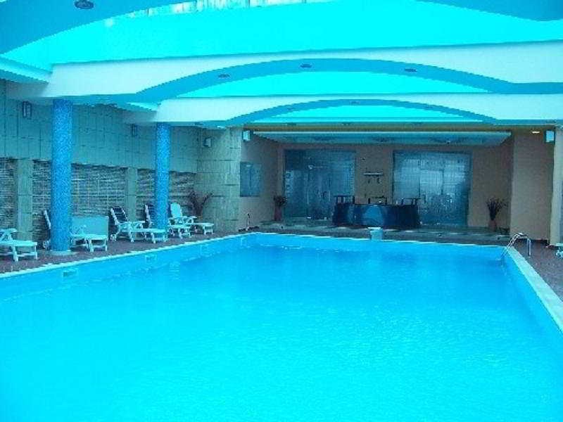 Vlora International: Pool