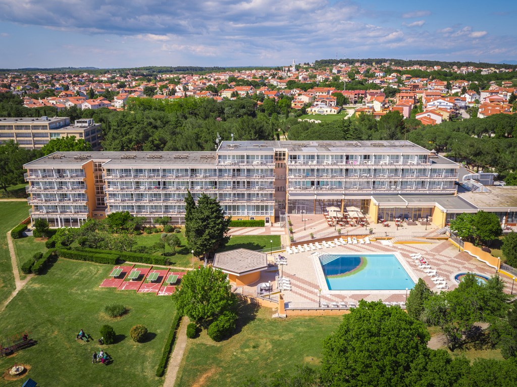 Arena Hotel Holiday: General view