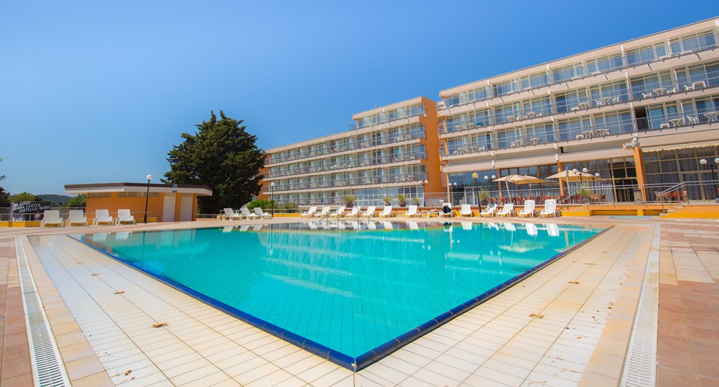 Arena Hotel Holiday: General view