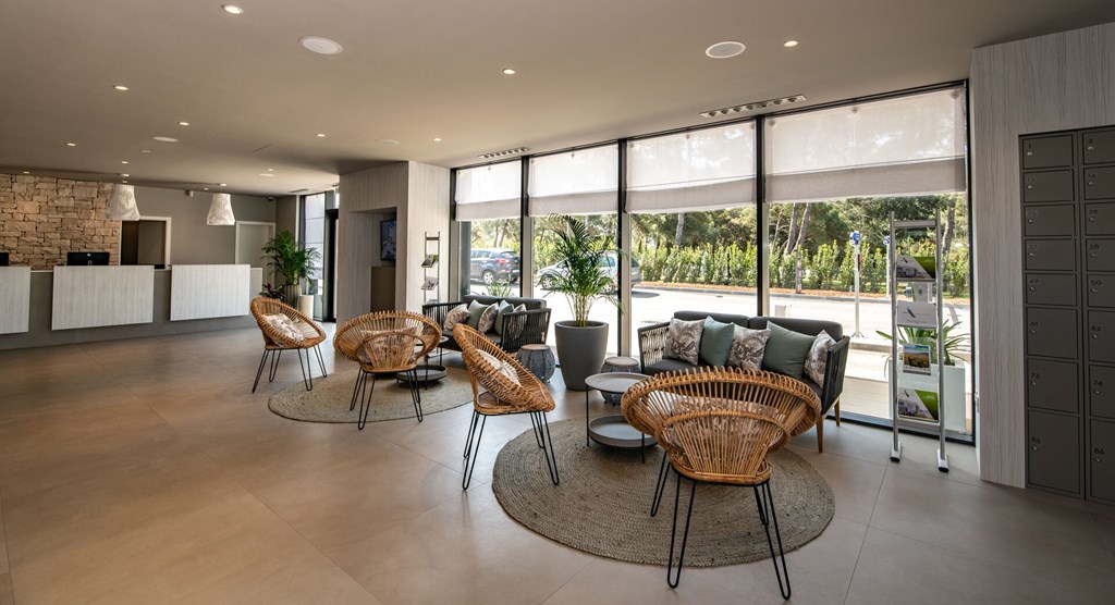 Kazela Apartments: Lobby