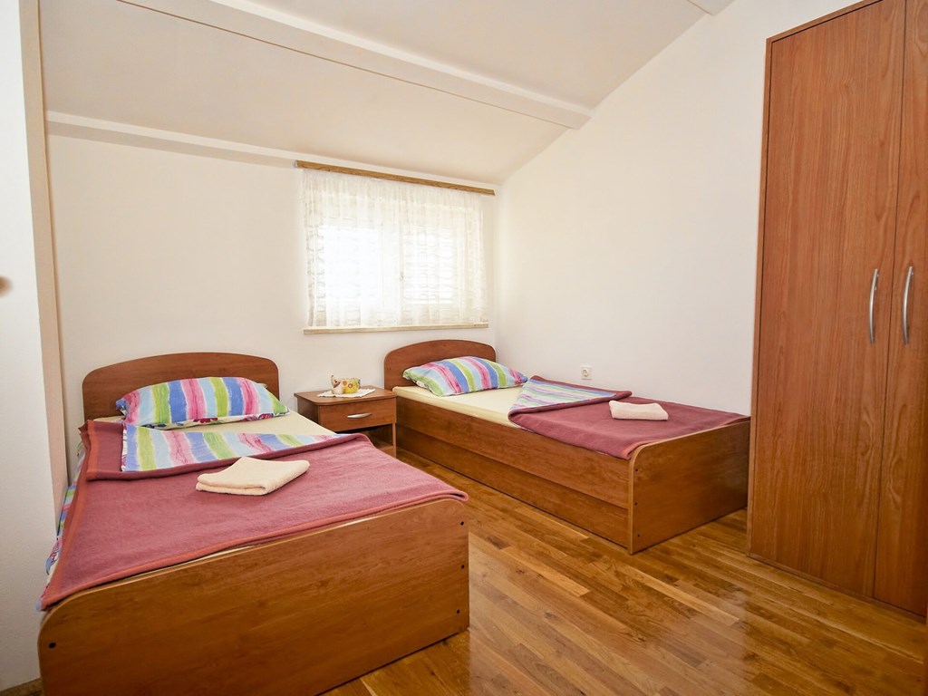 Apartments Snjezana: Room APARTMENT CAPACITY 5