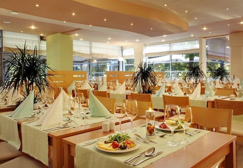 Valamar Diamant Hotel: Restaurant