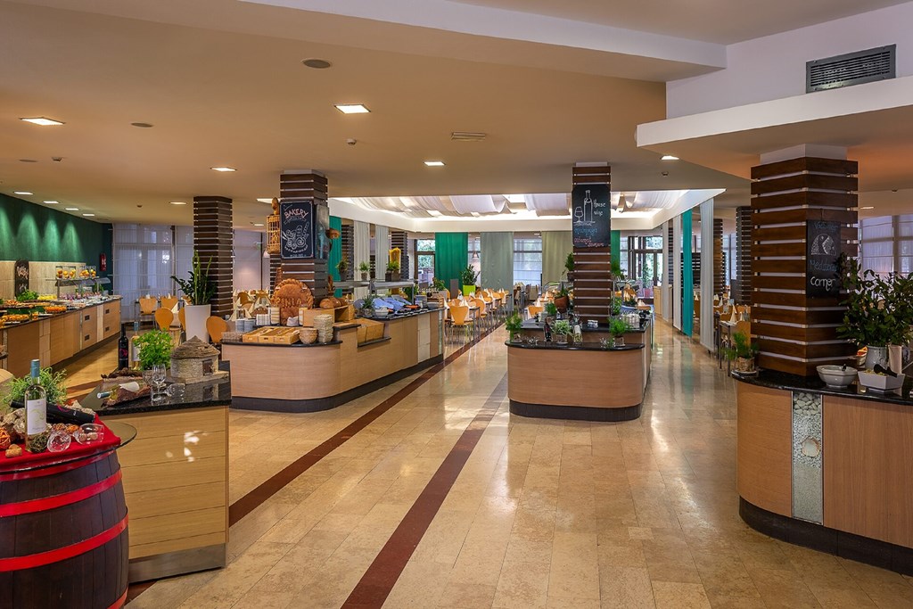 Valamar Pinia Hotel: Restaurant