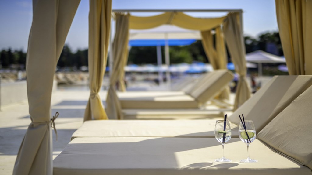 Valamar Pinia Hotel: Beach