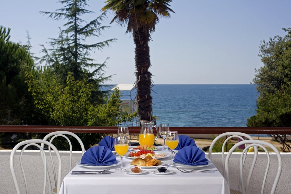 Solaris Naturist Resort: Restaurant