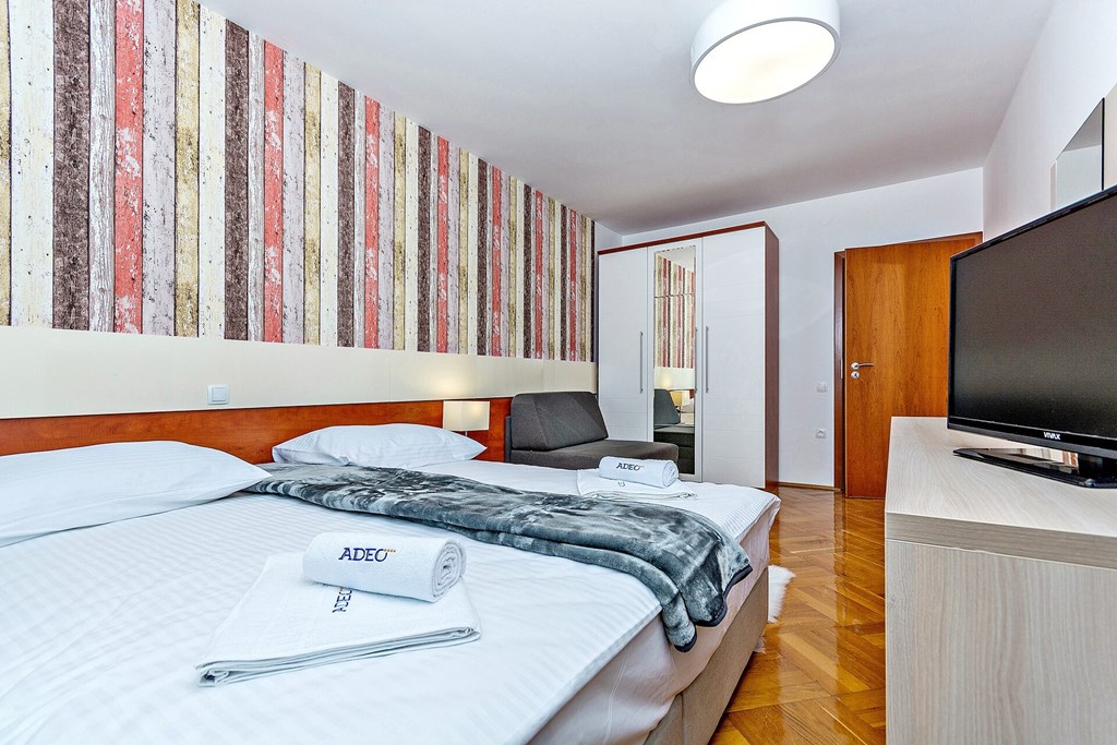 Aparthotel Adeo: Room