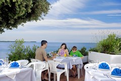 Lanterna Sunny Resort by Valamar: Restaurant - photo 12