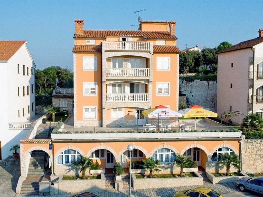 Apartments Valentin Vrsar: General view