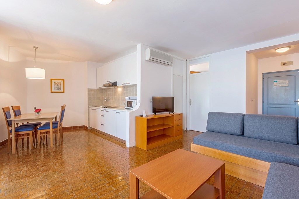 Apartments Riva: Room APARTMENT CAPACITY 4 ONE BEDROOM