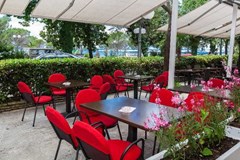 hotel Zagreb: Terrace - photo 2