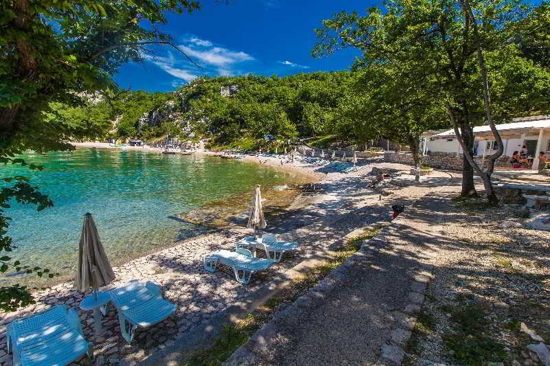 Paviljoni Kacjak: Beach