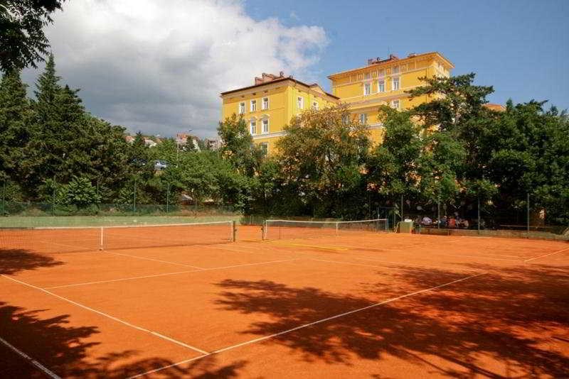 Hotel Kvarner Palace: Sports and Entertainment