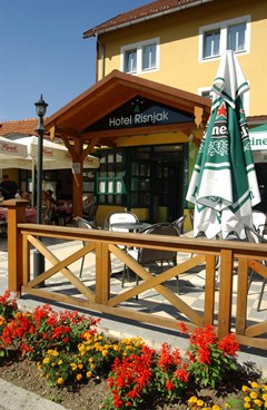 Hotel Risnjak: General view - photo 11