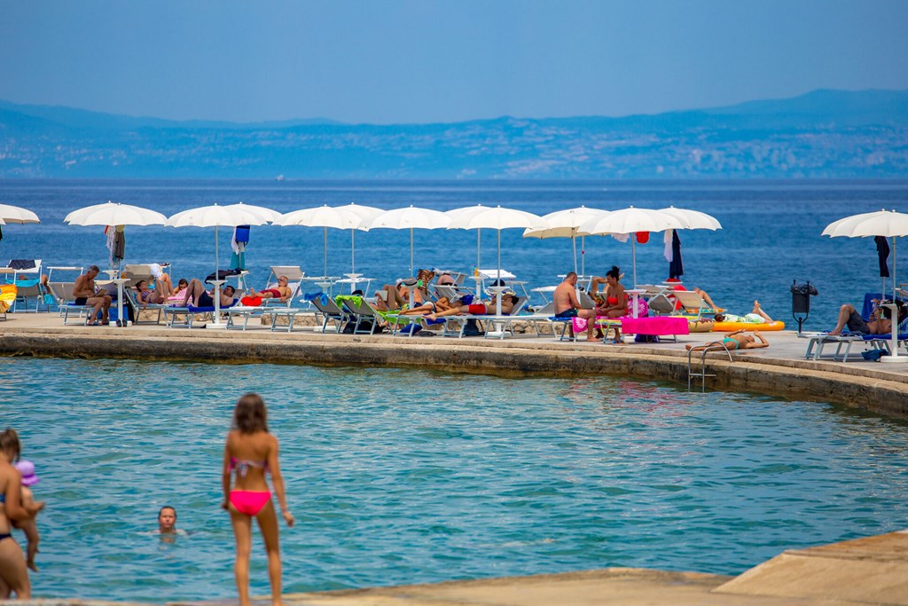 Hotel Malin: Beach