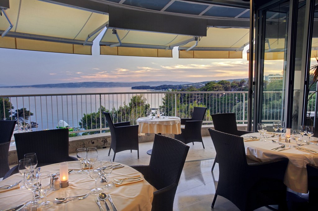 Valamar Koralj Hotel: Terrace