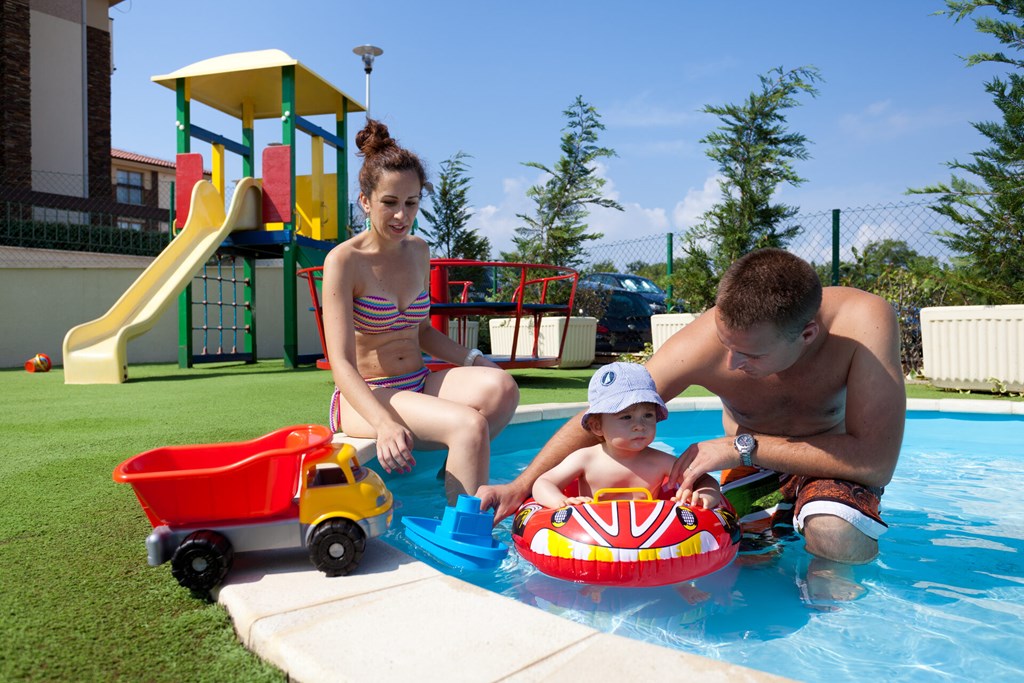 Blue Waves Resort: Pool