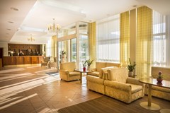 Valamar Zvonimir Hotel: Lobby - photo 2