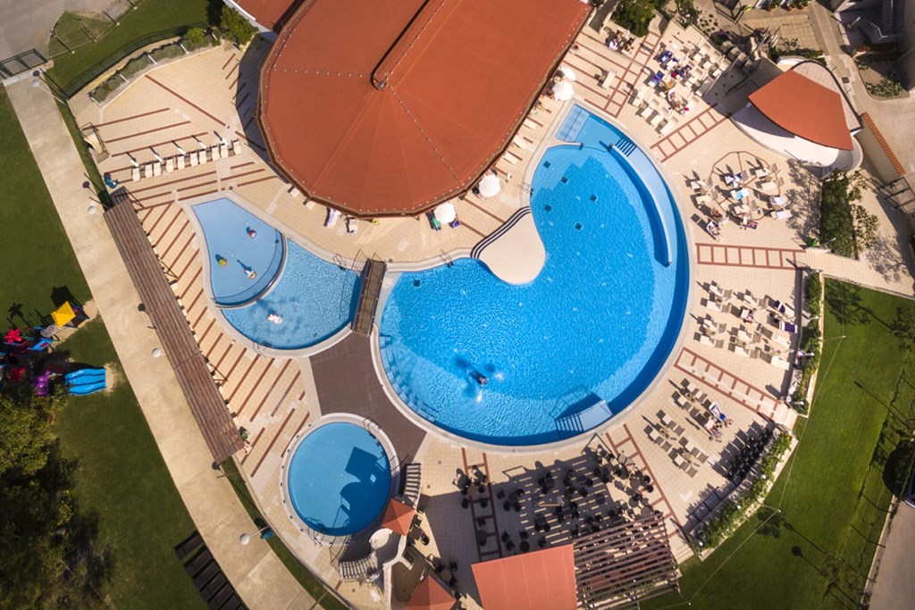 Valamar Zvonimir Hotel: Pool