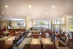 Valamar Zvonimir Hotel: Restaurant - photo 6