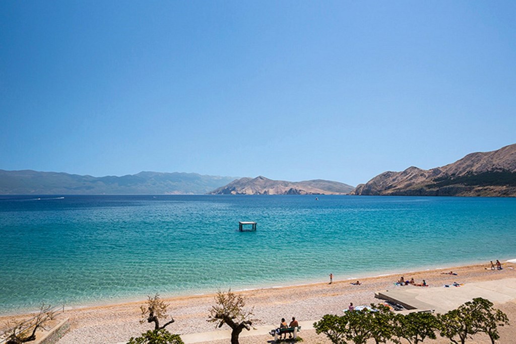 Valamar Zvonimir Hotel: Beach