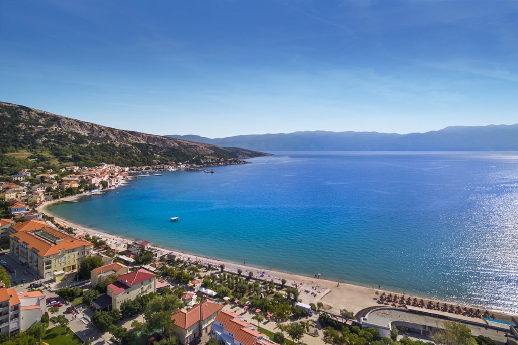 Valamar Atrium Baska Residence: Beach