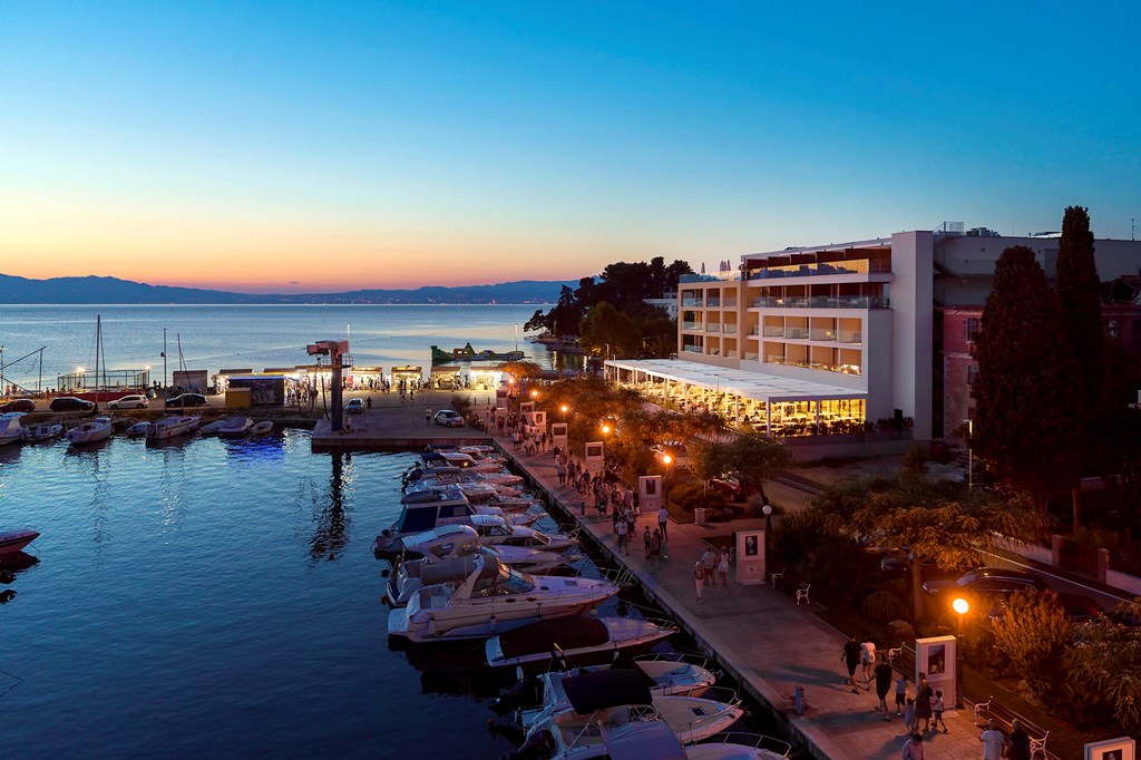 Luxury Hotel Riva: General view