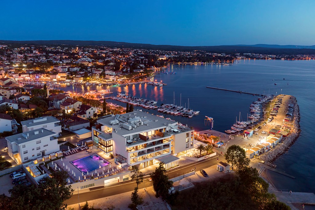 Luxury Hotel Riva: General view