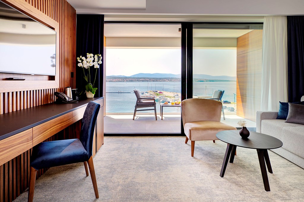 Luxury Hotel Riva: Room Double or Twin DELUXE SEA VIEW