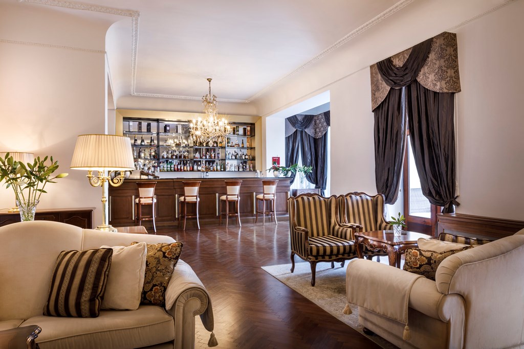 Remisens Premium Grand Hotel Palace: Bar