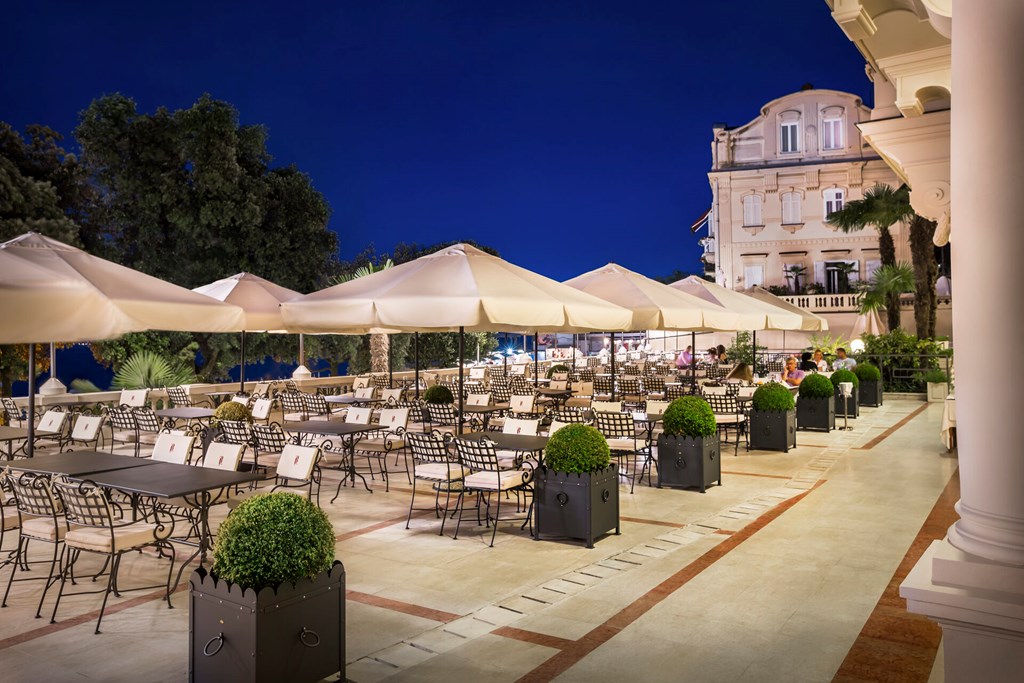 Remisens Premium Grand Hotel Palace: Terrace