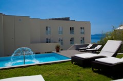 Hotel Villa Kapetanovic: Pool - photo 39