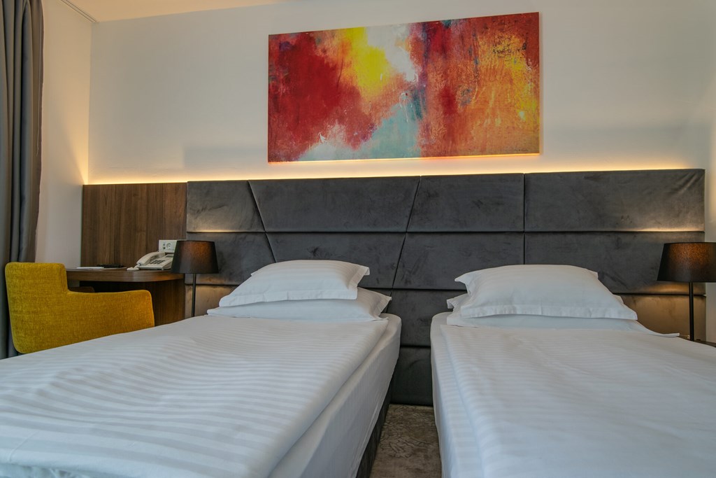 Paris: Room Double or Twin SUPERIOR